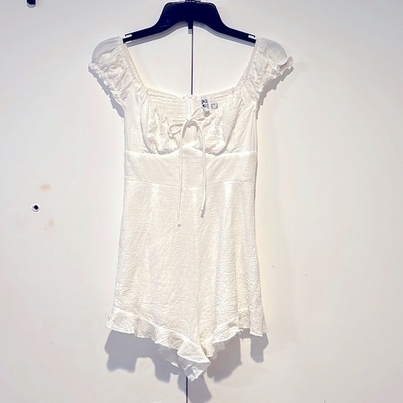 Princess Polly ruffle gather gauze romper - Picture 1 of 5